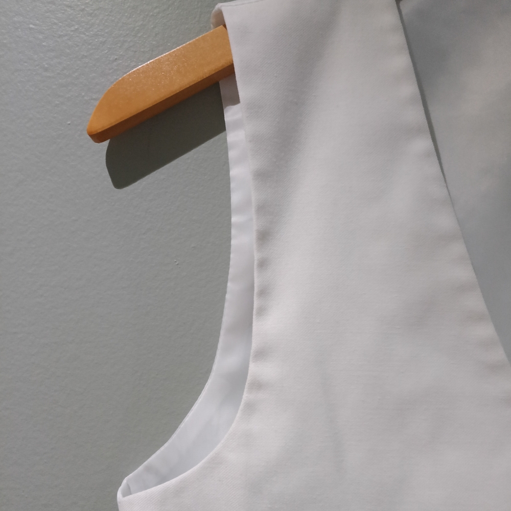 Elegant Formal White Event Wear Vest - Picture 3 of 4